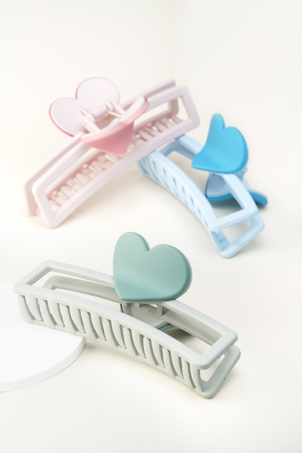 Heart-shaped handle hair clip