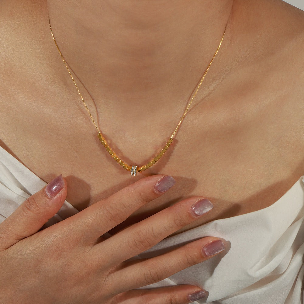 18K gold light luxury noble geometric square and round inlaid zircon design pendant necklace - SAOROPHO