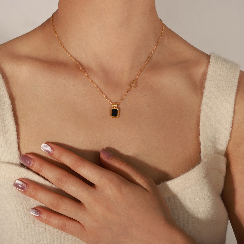 18K gold classic fashionable square plate inlaid gemstone design versatile necklace - SAOROPHO