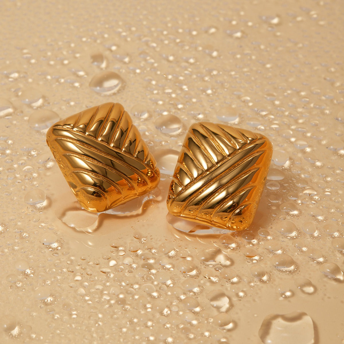 18k gold classic retro square braided design earrings - SAOROPHO